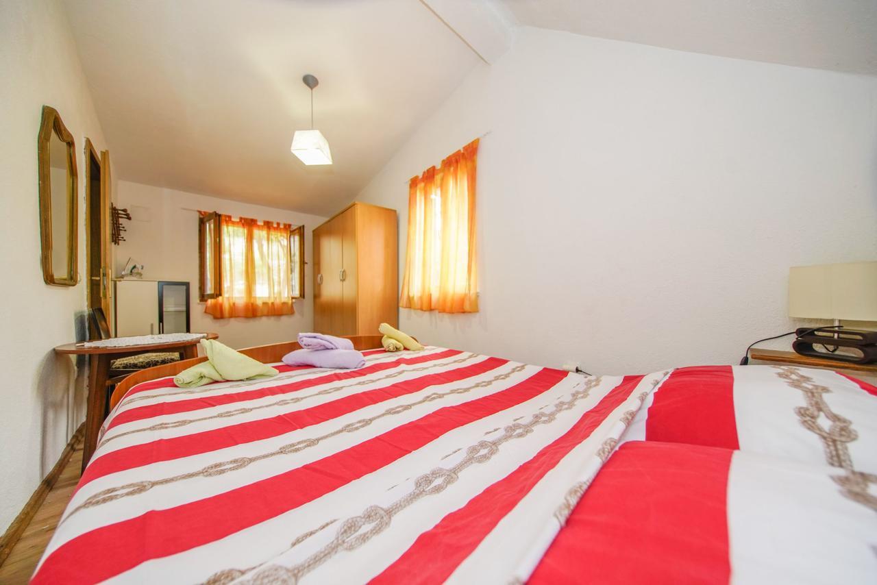 Holiday Home Jere Postira Kültér fotó